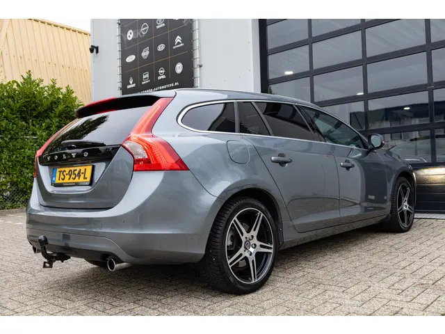 Volvo V60 2.0 T4 190PK Summum 2016 Benzine 10