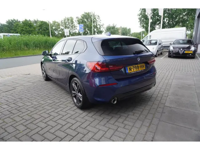 BMW 1 Serie 118i Business Edition 2021 Benzine 5