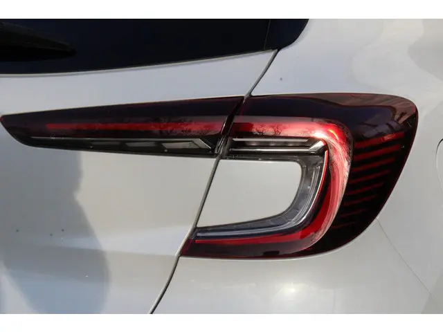 Renault Captur 1.3 TCe 140 Intens 2021 Benzine 26