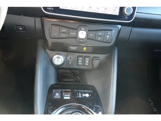 Nissan Leaf E+ N-Connecta 62 kWh soh 92% 2019 Elektrisch 13