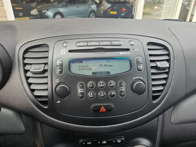 Hyundai i10 1.1 i-Drive Cool Airco! Rijklaar 2012 Benzine 9