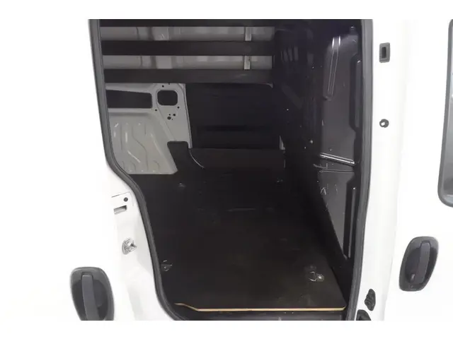 Fiat Doblò Cargo 1.3 MJet L1H1 Actual 2017 Diesel 6