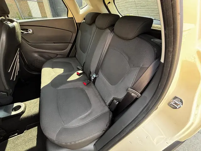 Renault Captur 0.9 TCe Dynamique 2015 Benzine 18