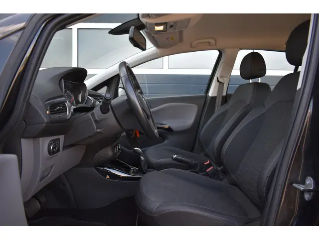 Opel Corsa 1.4 Innovation automaat/weinig km. 2016 Benzine 10