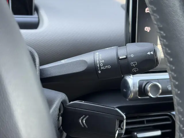 Citroën C4 Cactus 1.2 PureTech Shine 2016 Benzine 27