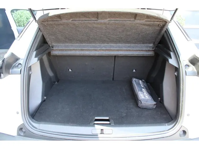 Peugeot 2008 1.2 PureTech GT-Line 2020 Benzine 20