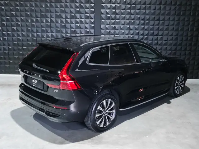 Volvo XC60 2.0 B5 Momentum Business 2022 Benzine 33
