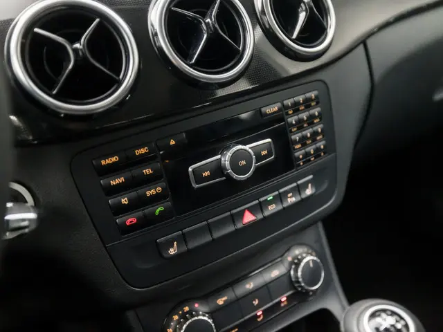 Mercedes-Benz B-Klasse 180 Prestige Sport 2014 Benzine 9