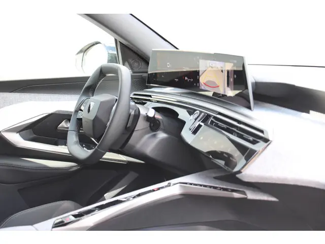 Peugeot 5008 HYBRID 145 ALLURE 2025 Hybride Benzine 11