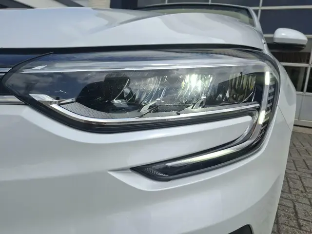 Renault Mégane 1.3 TCe 140 EDC Intens 2022 Benzine 9