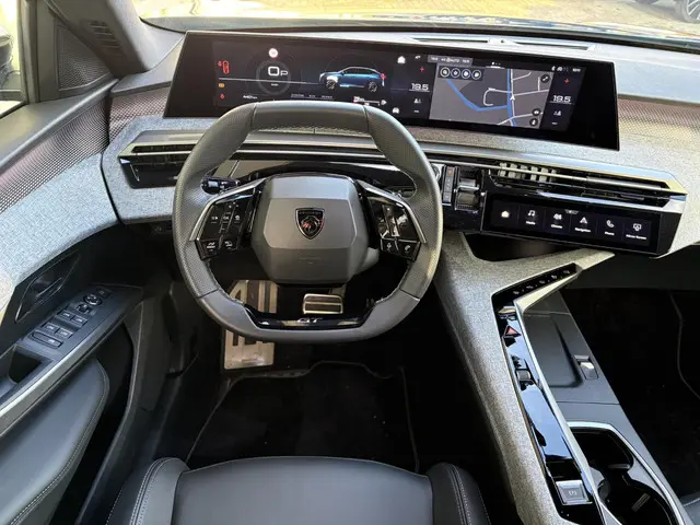 Peugeot 3008 1.2 Hybrid 145 GT 2025 Hybride Benzine 21