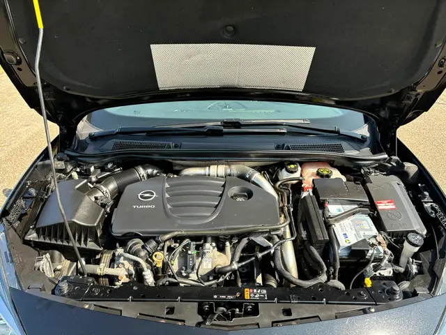 Opel Astra GTC 2.0 Turbo OPC | Recaro | 20inch 2018 Benzine 19