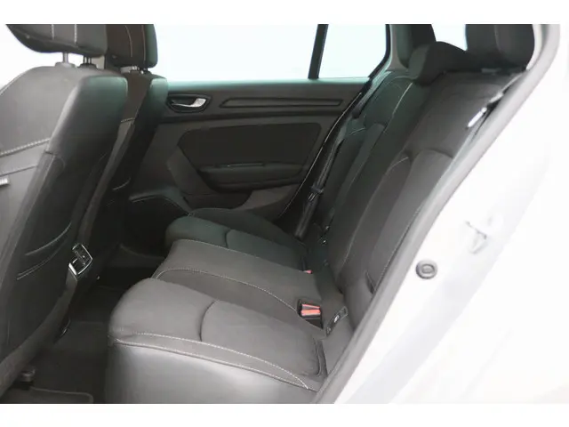Renault Mégane Estate 1.3 TCe Limited 2019 Benzine 13