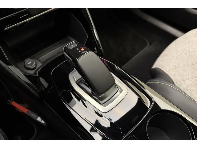 Peugeot e-2008 EV GT Pack 50 kWh 2022 Elektrisch 28