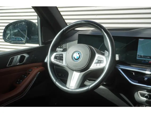 BMW X5 xDrive50e Launch Edition 2023 Hybride Benzine 22