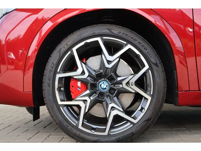 BMW iX2 xDrive30 2025 Elektrisch 6