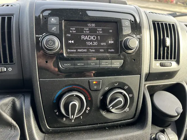 Opel Movano 35 2.2D 165 L2H2 Edition 2022 Diesel 27