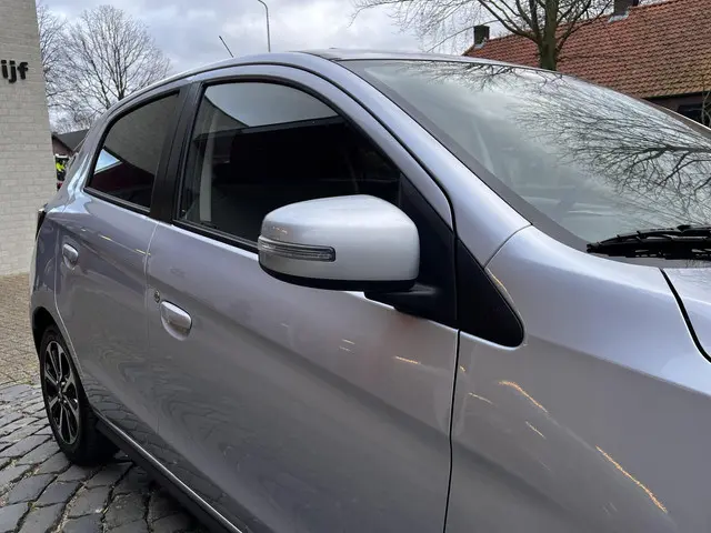 Mitsubishi Space Star 1.2 Instyle 2023 Benzine 35