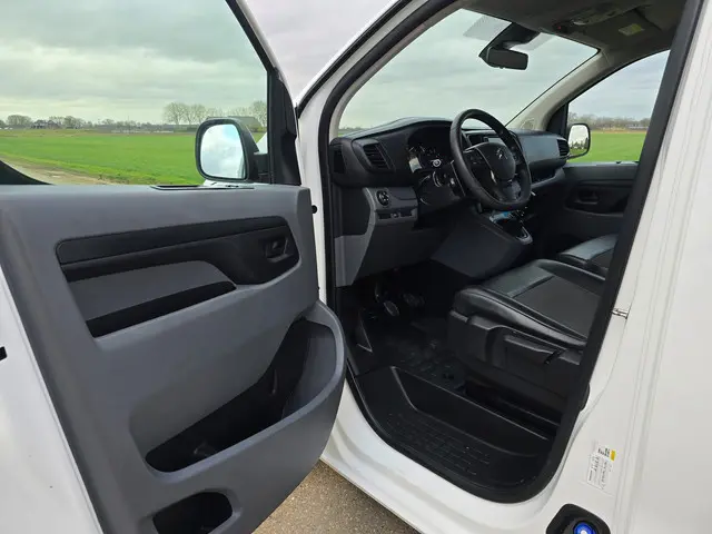 Citroën Jumpy 2.0 BlueHDI 120 M Club L2 H1 2021 Diesel 16