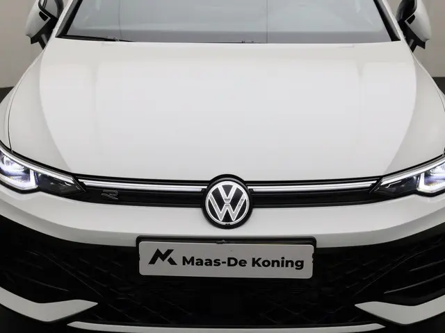 Volkswagen Golf 1.5eTSI/150PK R-Line DSG 2025 Benzine 31