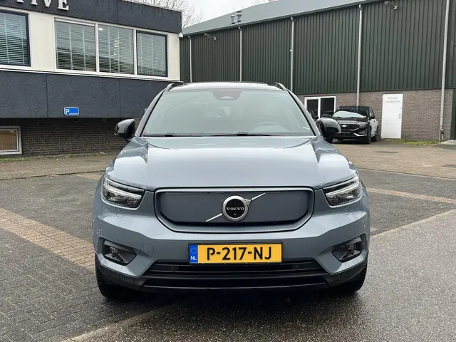 Volvo XC40 3