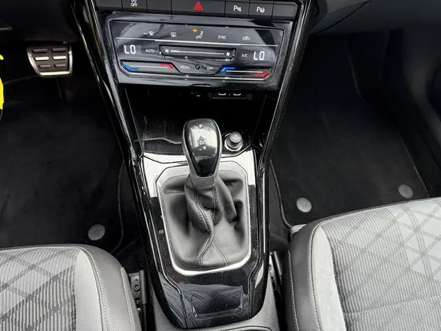 Volkswagen T-Roc 1.5 TSI R-Line 2023 Benzine 12