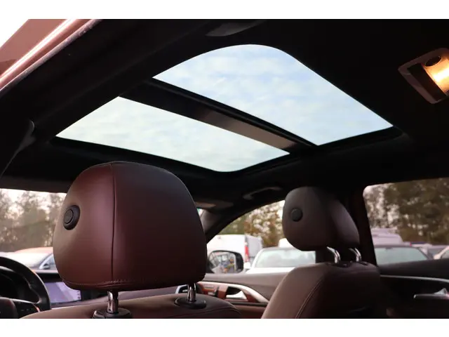 Infiniti Q30 1.6t Premium Tech 2016 Benzine 4