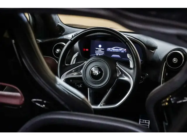 McLaren GT 4.0 V8|Lift|MSO|B&W|Dealer|Pano| 2021 Benzine 3