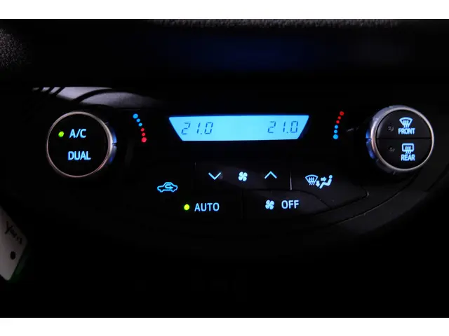 Toyota Yaris 1.5 Hybrid Active 2019 Hybride Benzine 12