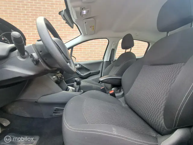 Peugeot 208 1.5 BlueHDi Blue Lease NAVI/TRKHK 2019 Diesel 15