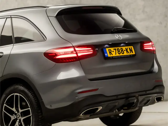 Mercedes-Benz GLC 250 4MATIC AMG Sport 2017 Benzine 12