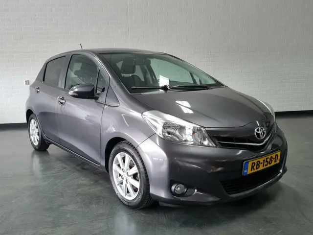 Toyota Yaris 1.3 VVT-i Style / Trekhaak / Airco 2013 Benzine 3