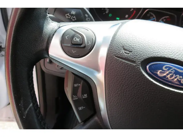 Ford Kuga 1.5 Trend , AIRCO , NAVI , LM VELG 2016 Benzine 14