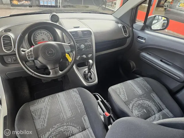 Opel Agila 1.2 Edition 2013 Benzine 11
