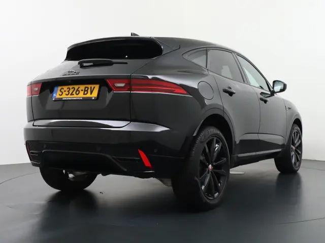 Jaguar E-PACE 1.5 P300e AWD R-Dynamic 2023 Hybride Benzine 7