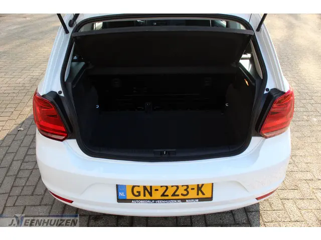 Volkswagen Polo 1.0 Easyline 2015 Benzine 9