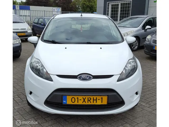 Ford Fiesta 1.25 Champion 2012 Benzine 2