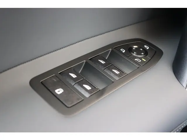 BMW iX xDrive45 2025 Elektrisch 35