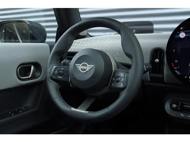 MINI 3-Deurs Cooper C 2024 Benzine 33