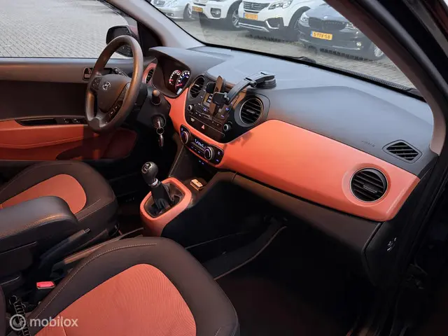 Hyundai i10 1.0i i-Motion| bluetooth| new apk! 2014 Benzine 6