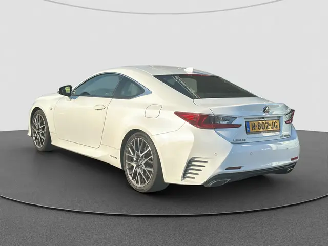 Lexus RC 300h F SPORT 2017 Hybride Benzine 16