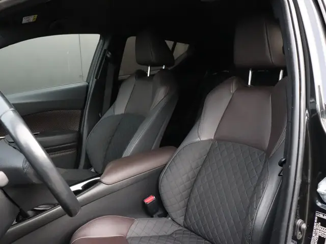 Toyota C-HR 1.8 Hybrid Executive 2018 Hybride Benzine 11
