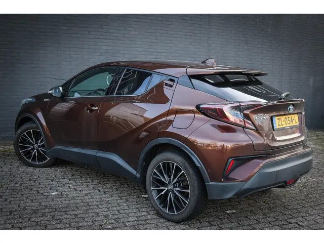 Toyota C-HR 2
