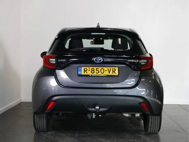 Toyota Yaris 1.5 Hybrid Dynamic 2023 Hybride Benzine 3