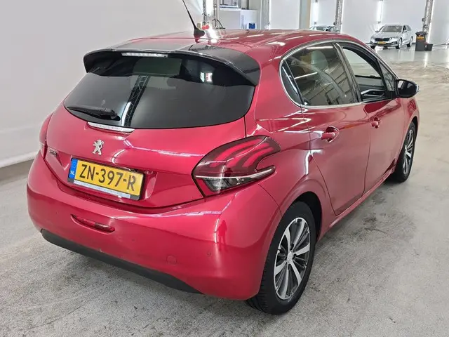 Peugeot 208 1.2 PureTech Allure 2019 Benzine 2
