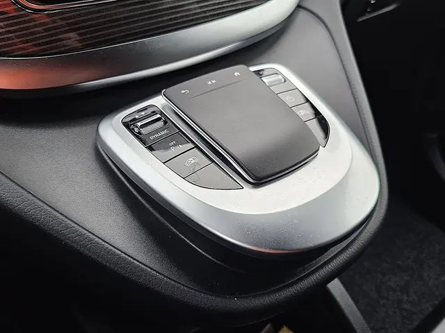 Mercedes-Benz EQV 300 2024 Elektrisch 10