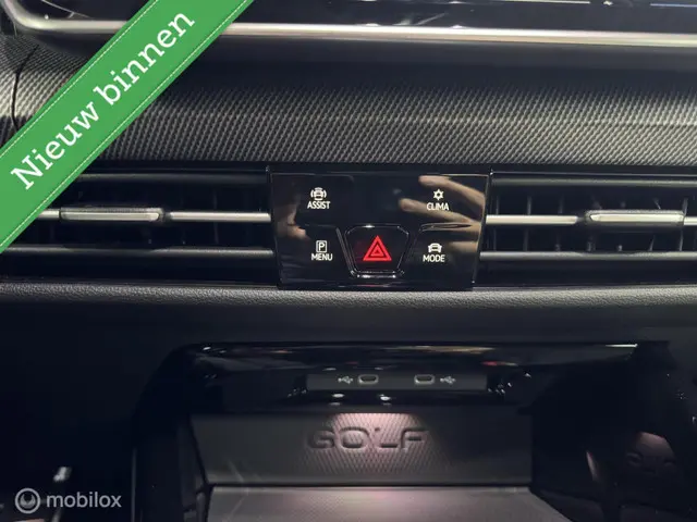 Volkswagen Golf 1.5 eHybrid GTE 2024 Hybride Benzine 32