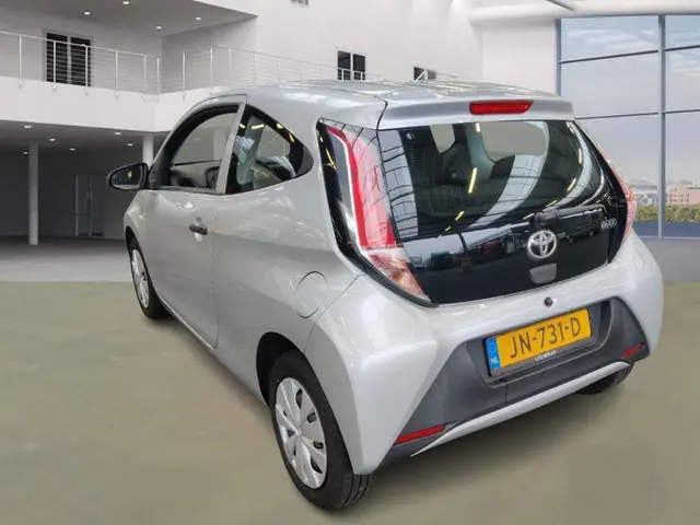 Toyota Aygo 1.0 VVT-i x 2016 Benzine 4