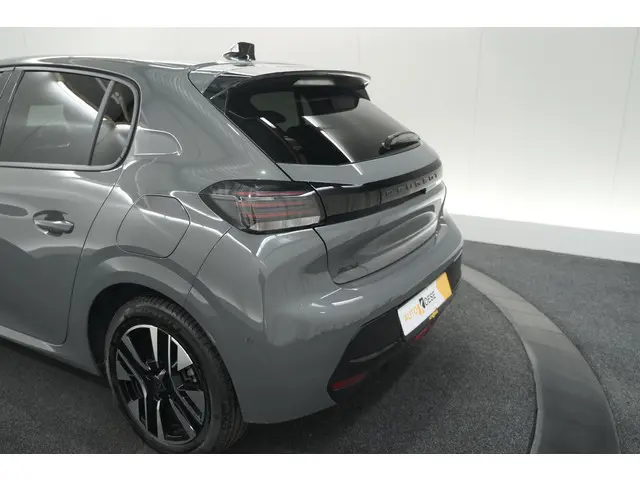 Peugeot 208 PureTech 100 Allure 2024 Benzine 29