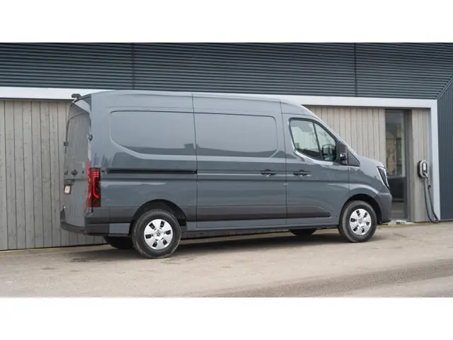 Renault Master T35 2.0 dCi 150 L2H2 Extra 2024 Diesel 22